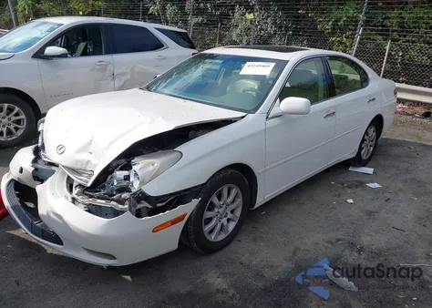 2002 Lexus Es 300 z USA, uszkodzony, nr VIN JTHBF30G520043398